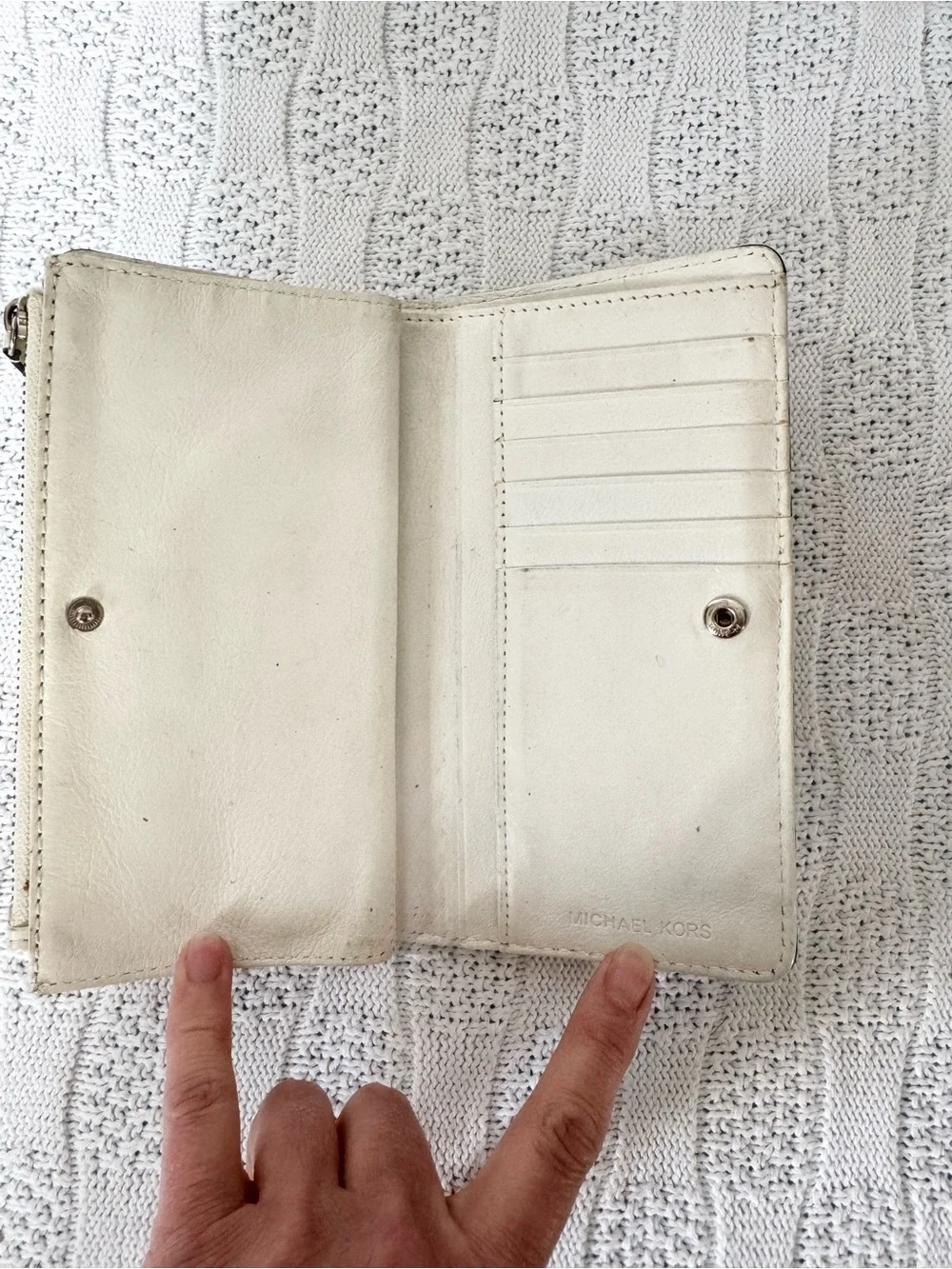 Michael Kors vintage white dual sided leather wallet - Picture 4 of 6